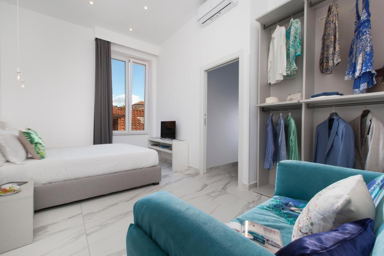 Piazza Tasso Max 1 Apartment ซอร์เรนโต ภายนอก รูปภาพ